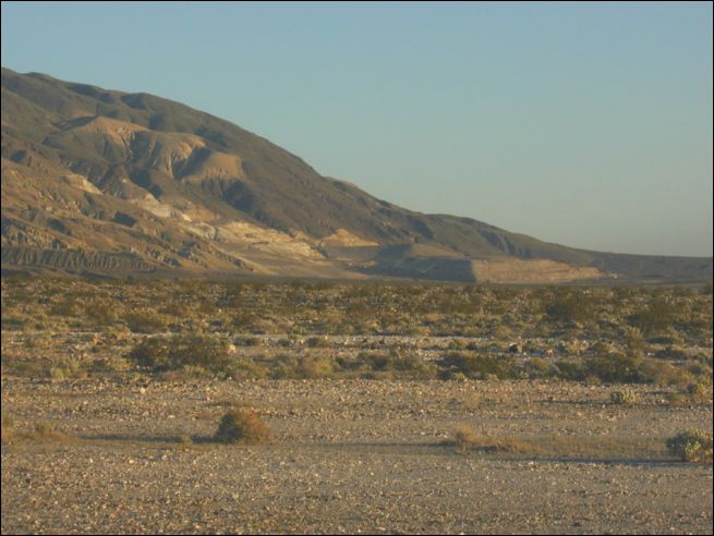 2005-03_panamint_07_briggs_mine.jpg