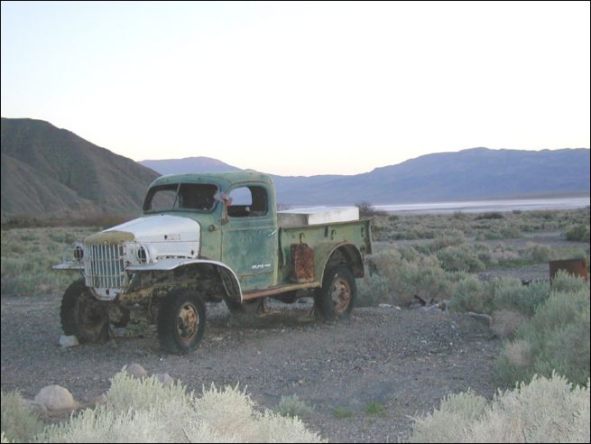 2005-03_panamint_08_ballarat_manson.jpg