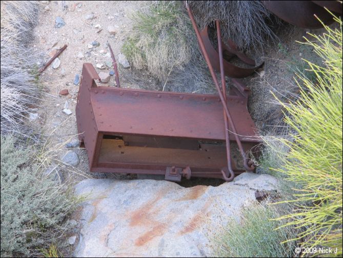 2009-04-inyo-lone-miner-nj-126.jpg