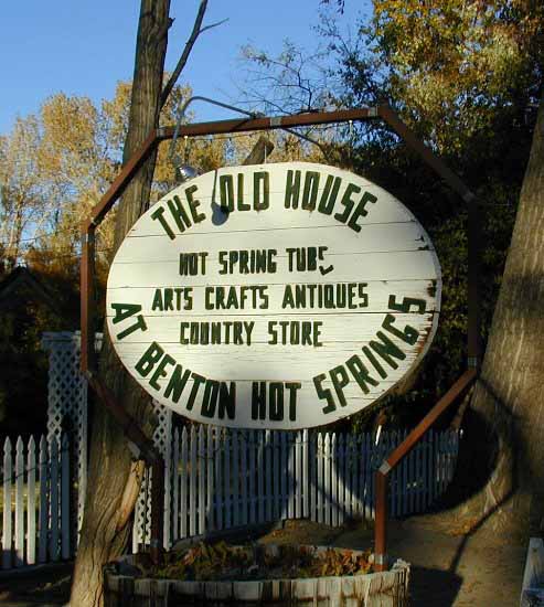 BentonHS_OldHouse_sign_01.jpg