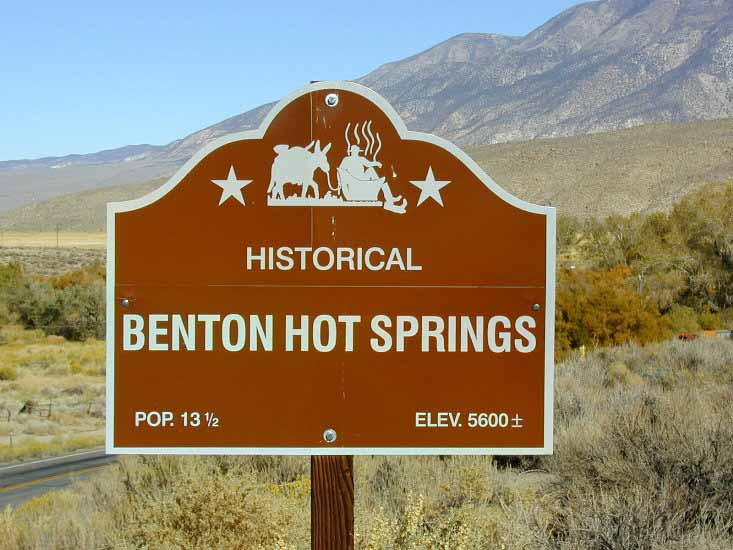 BentonHS_town_sign_01.jpg